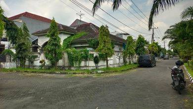 Jual Rumah Bagus LT 220 m2 di Wiyung, Surabaya