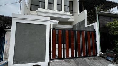 Kesempatan Rumah di Rungkut, Surabaya, LB 150m², Harga 1,1 Miliar
