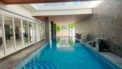 Jual Rumah Megah LT 250 m2 di Graha, Surabaya