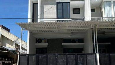Rumah Favorit di Kutisari, Surabaya, 3 KT, Harga 1,5 Miliar
