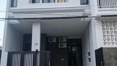 Rumah Dijual di Rungkut, Surabaya, LB 111m², Harga Kompetitif!