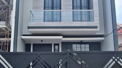 Hunian Elegan di Manyar, Surabaya, 5 Kamar Tidur, LT 120m²