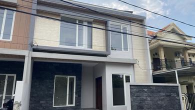 Dijual Rumah Strategis di Rungkut, Surabaya - LT 124m²