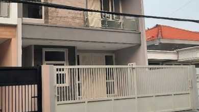 Rumah Area Luxury Manyar, Surabaya - Harga Terbaik 3,8 Miliar