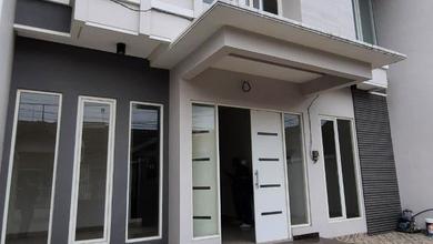 Rumah Area Premium Manyar, Surabaya - Harga Menarik 2,87 Miliar