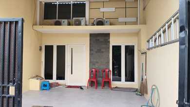 Kesempatan Rumah di Medokan Ayu, Surabaya, LB 75m², Harga 899 Juta