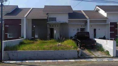 Rumah Mewah LT 173 m2, area Driyorejo, Gresik