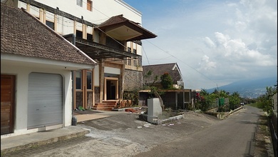 Termurah! Jual Ruko Second Siap Pakai Unfurnished untuk Bisnis Anda di Bumiaji