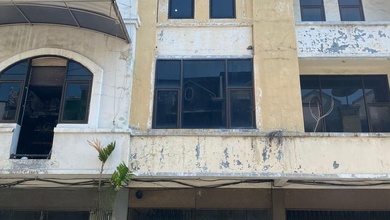 Jual Ruko Luas Siap Pakai Menghadap Jalan Raya