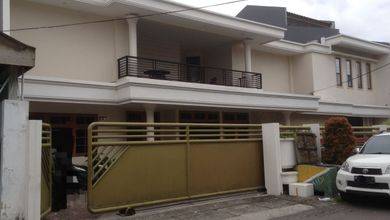 Rumah Modern di Tambaksari, Surabaya, LT 800 m2