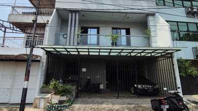 Rumah Dijual di Bubutan, Surabaya, LB 170m², Harga Terbaik!