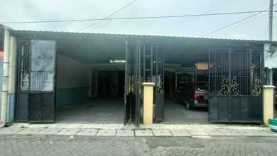 Kesempatan Rumah di Sambikerep, Surabaya, LB 200m², Harga 1,89 Miliar