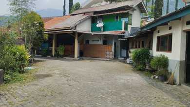 Rumah Dijual di Pacet, Mojokerto, LB 400m², Harga Kompetitif!