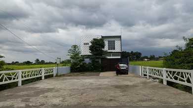 Hunian Prestisius di Kawasan Kutorejo, Mojokerto, LB 1800m², Harga 3,5 Miliar