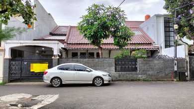 Rumah Prestisius di Kawasan Cilandak, Jakarta Selatan, LB 300m², Harga 13,8 Miliar