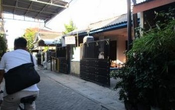 Hunian Mewah di Sukolilo, Surabaya, 2 KT, LT 667m²