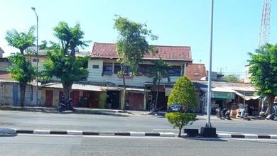 Kesempatan Rumah di Gubeng, Surabaya, LB 240m², Harga 1,5 Miliar