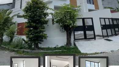 Kesempatan Rumah di Tandes, Surabaya, LB 100m², Harga 2,25 Miliar