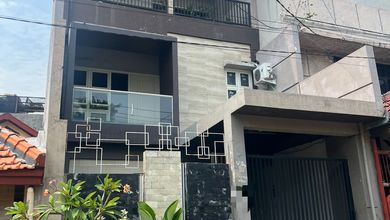 Jual Rumah Nyaman di Surabaya Kota, Surabaya - LT 126m²