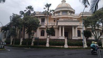 Rumah Eksklusif Luas 1117 m2, area Citraland, Surabaya