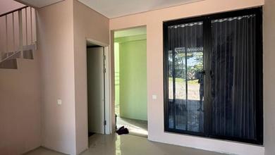 Kesempatan Rumah di Citraland, Surabaya, LB 70m², Harga 975 Juta