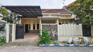 Rumah Dijual di Wiyung, Surabaya, LB 100m², Harga Kompetitif!