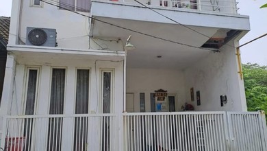 Jual Rumah Strategis di Citraland, Surabaya - LT 72m²