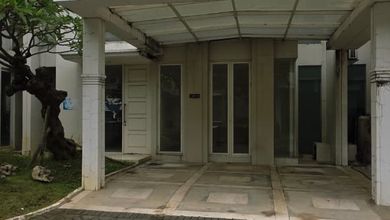 Kesempatan Rumah di Surabaya Kota, Surabaya, LB 200m², Harga 2,35 Miliar