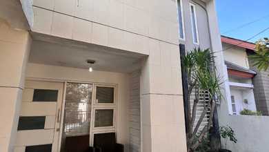 Rumah Dijual di Sidoarjo, Sidoarjo, LB 200m², Harga Terbaik!
