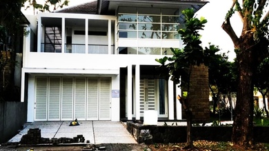 Hunian Elegan di Surabaya Kota, Surabaya, 4 Kamar Tidur, LT 368m²
