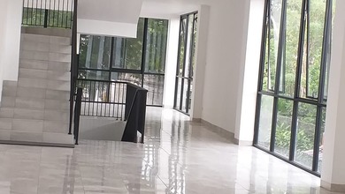 Disewakan Gedung Kantor Baru strategis, akses mudah siap pakai