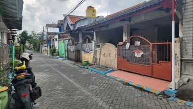 Rumah Nyaman Lokasi Gresik Kota, Gresik, LT 72m², Harga 200 Juta