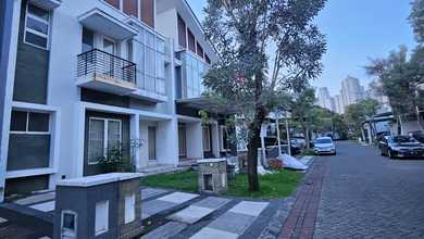 Jual Rumah Terkini di Pakuwon Indah, Surabaya LT 144 m2