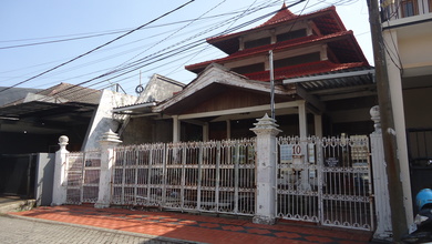 Rumah Dijual di Surabaya Kota, Surabaya, LB 150m², Harga Terbaik!