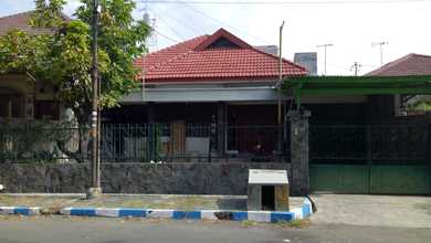 Rumah Mewah di Kawasan Rungkut, Surabaya, LB 100m², Harga 4 Miliar