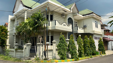 Dijual Rumah Nyaman di Rungkut, Surabaya - LT 279m²