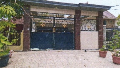 Kesempatan Eksklusif, rumah Prestisius di Surabaya Kota, Surabaya, LB 150m²