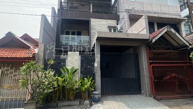 Kesempatan Rumah di Surabaya Kota, Surabaya, LB 150m², Harga 2,5 Miliar
