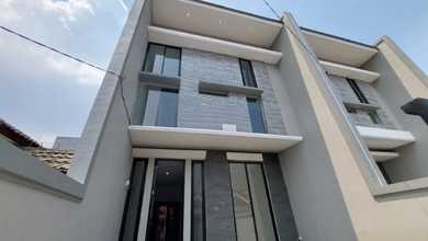 Rumah Siap Pakai di Kawasan Surabaya Kota, Surabaya, LT 82m²