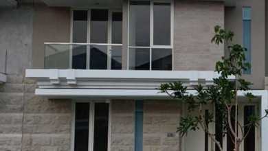 Rumah Mewah di Wiyung, Surabaya, 3 KT, LT 120m²