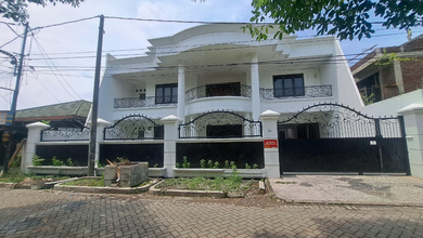 Rumah Area Luxury Ketintang, Surabaya - Harga Terbaik 7,49 Miliar