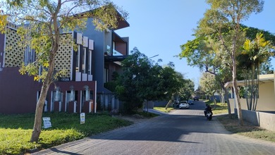 Jual Rumah Strategis di Citraland, Surabaya - LT 168m²