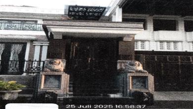 Kesempatan Langka, rumah Mewah di Dukuh Pakis, Surabaya, LB 300m²