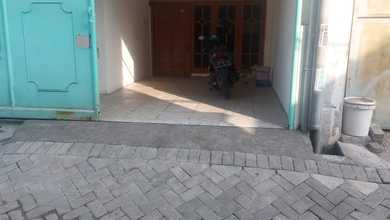 Kesempatan Rumah di Tambaksari, Surabaya, LB 100m², Harga 925 Juta
