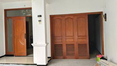 Rumah Elit Luas 180 m2, di Dukuh Kupang, Surabaya