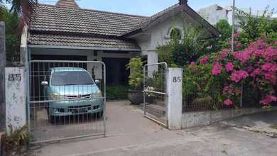 Rumah Elite di Kawasan Semampir, Surabaya, LB 300m², Harga 2,7 Miliar