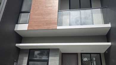 Jual Rumah Strategis di Rungkut, Surabaya - LT 115m²