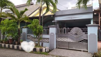 Kesempatan Rumah di Kebraon, Surabaya, LB 220m², Harga 1,55 Miliar