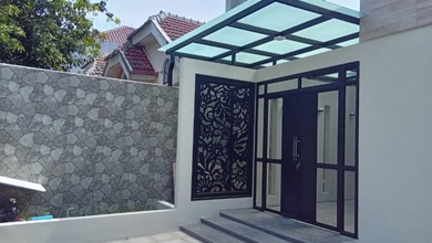 Rumah Dijual di Sidoarjo, Sidoarjo, LB 300m², Harga Kompetitif!
