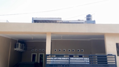 Rumah Dijual di Kebraon, Surabaya, LB 180m², Harga Kompetitif!